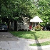 Chautauqua Ave and W Eufaula St
