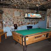 Edna's Bar