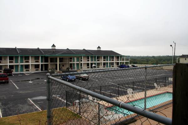 Garden Inn and Suites (2/5/2009)