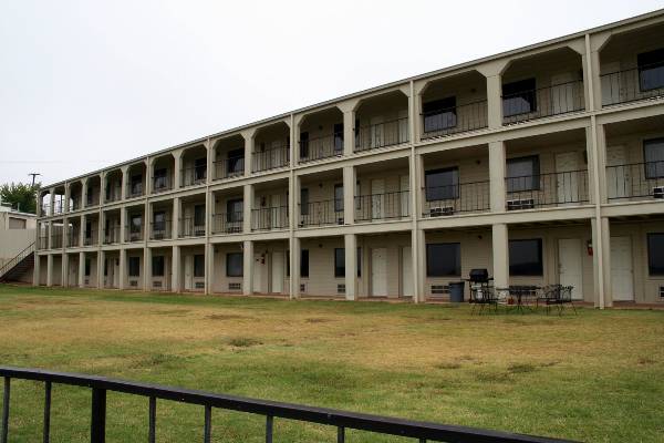 Garden Inn and Suites (2/5/2009)