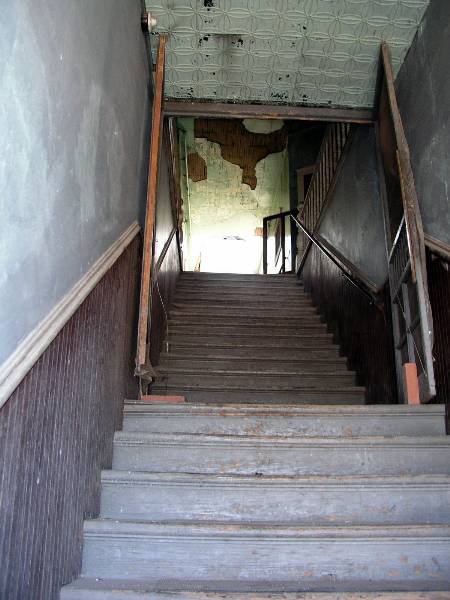 Upstairs Apartment 215 (2/10/2009)