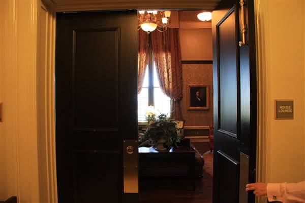Capitol House Lounge (5/7/2010)