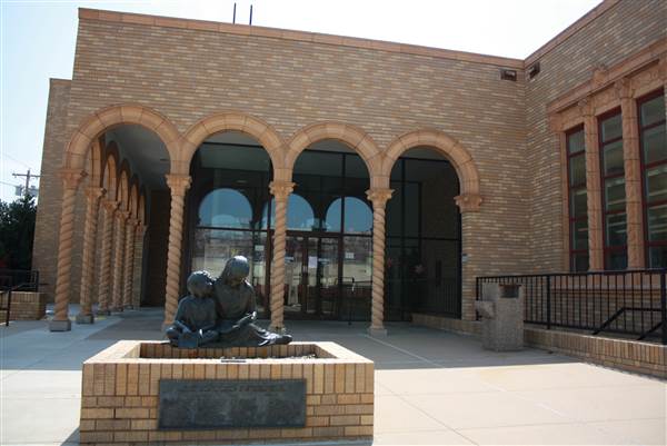 Ponca City Library (7/29/2013 - Credits: Lori Henderson)