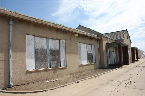 Ponca City Santa Fe Train Depot (4/24/2014 - Credits: Yousef Kazemi)