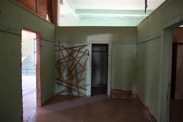 Empty Building (9/2/2014 - Credits: Erica Laub)