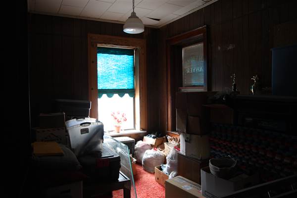 Vacant Offices - Woodward (12/10/2014 - Credits: Yousef Kazemi)
