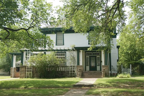 Guthrie Wooden Homes (1/23/2015 - Credits: Ackerman McQueen - 2006)