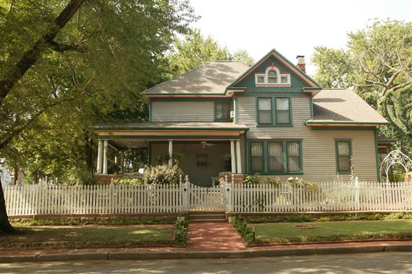 Guthrie Wooden Homes (1/23/2015 - Credits: Ackerman McQueen - 2006)