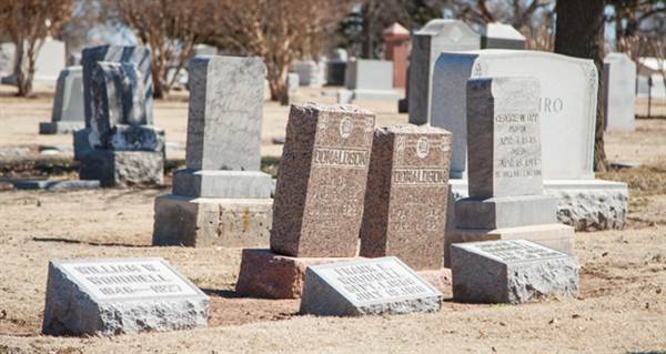 Fairlawn Cemetery - https://allezallie.wordpress.com/2012/02/27/oklahoma-citys-fairlawn-cemetery/ (3/11/2015)