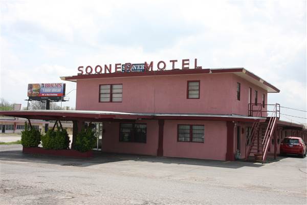 Sooner Motel (4/2/2015 - Credits: Yousef Kazemi)