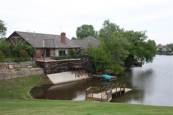Twin Lakes Neighborhood (4/24/2015 - Credits: Yousef Kazemi)