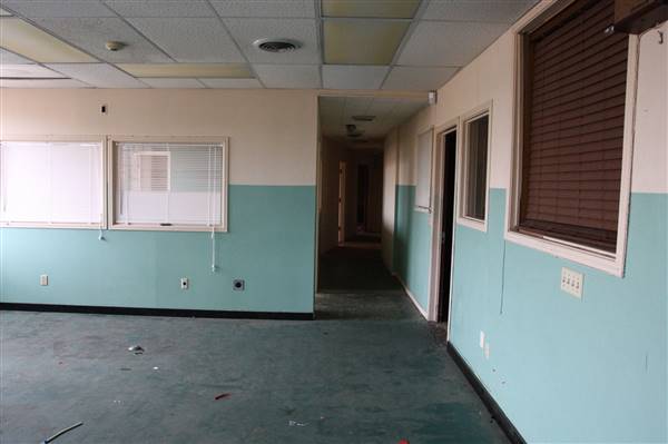 Oklahoma Flower Shop (Warehouse Space) - 2nd Floor Space - Offices. Have been used as police/forensics lab and morgue (8/19/2016 - Credits: Yousef Kazemi)