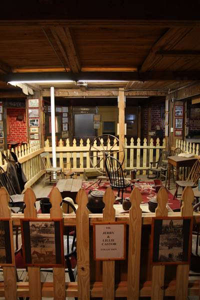 Simpson's Old Time Museum and Skeleton Creek Productions (11/28/2016 - Credits: Yousef Kazemi)
