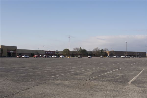 Oakwood Mall (11/28/2017 - Credits: Visit Enid (Rob Houston and Marcy Jarrett))