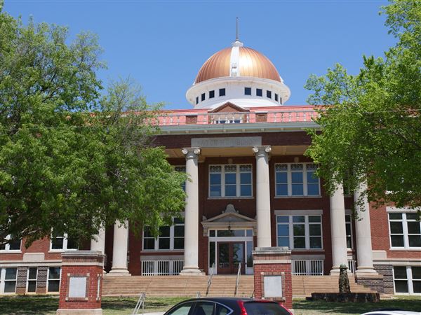 Lawton City Hall (Old High School) (4/24/2018 - Credits: Yousef Kazemi)