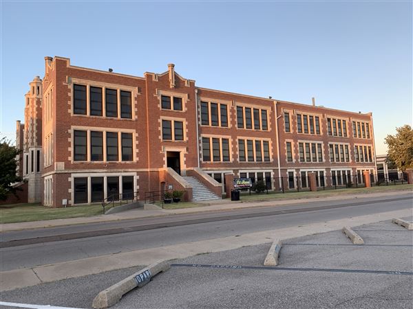 El Reno High School - West Entrance to Main High School Campus Building (10/30/2019 - Credits: Breanna Shellhorse (Intern))
