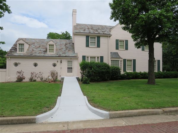 Glass Mansion (5/25/2021 - Credits: Ashley Watters and Nowata County Historical Society)