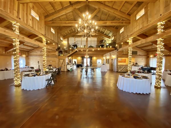 Rustic Rose Barn (7/29/2022)