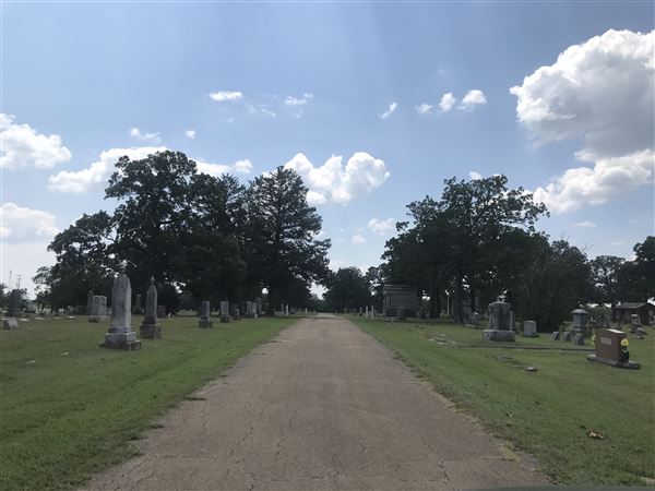 Oak Park Cemetery (8/5/2024 - Credits: Natalie Nell)