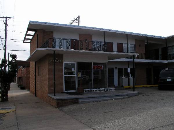 Townhouse Motel (2/11/2009)