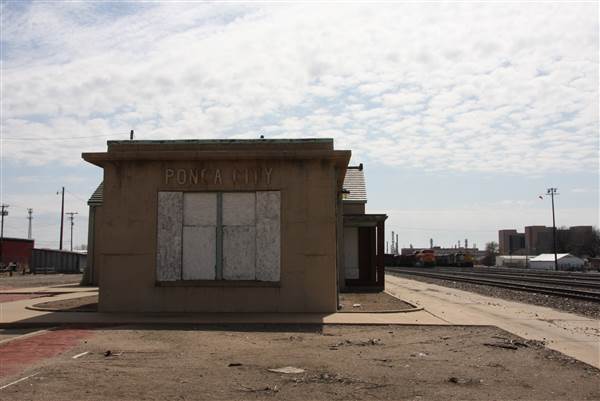 Ponca City Santa Fe Train Depot (4/24/2014 - Credits: Yousef Kazemi)