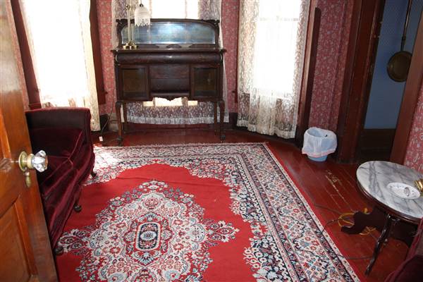 Stone Lion Inn Bed and Breakfast Guthrie (9/11/2014)