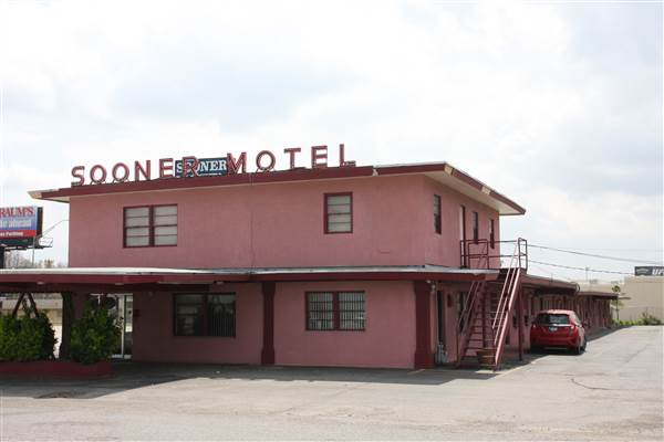 Sooner Motel (4/2/2015 - Credits: Yousef Kazemi)