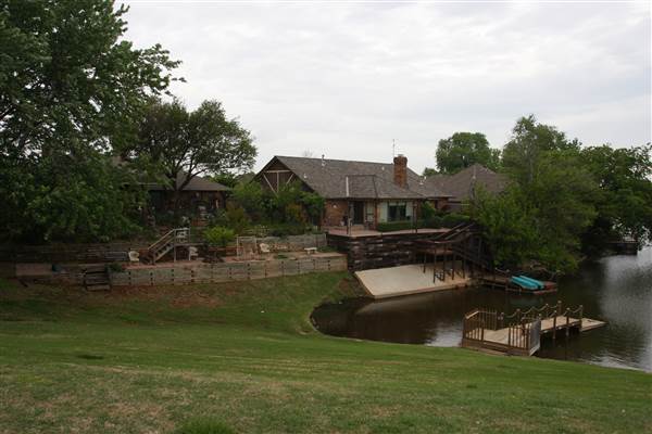 Twin Lakes Neighborhood (4/24/2015 - Credits: Yousef Kazemi)