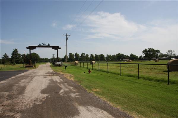 NFL Farms - Main Entrance to Farm/Property from Santa Fe Ave (7/2/2015 - Credits: Yousef Kazemi)