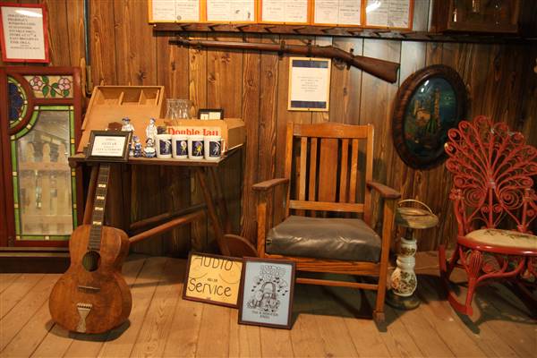 Simpson's Old Time Museum and Skeleton Creek Productions (11/28/2016 - Credits: Yousef Kazemi)