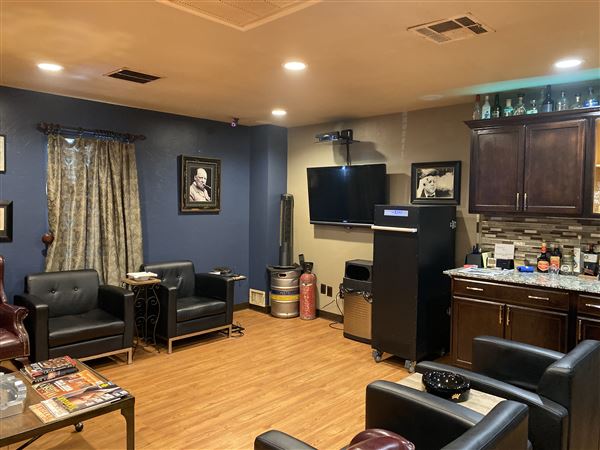 Omerta Cigar Lounge (10/9/2019 - Credits: Breanna Shellhorse (Intern))
