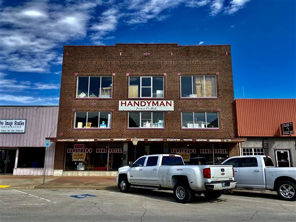 Handyman Home Outlet (3/4/2021 - Credits: John Cowan)