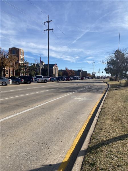 Downtown Bethany (12/1/2021 - Credits: Amanda McCellon)