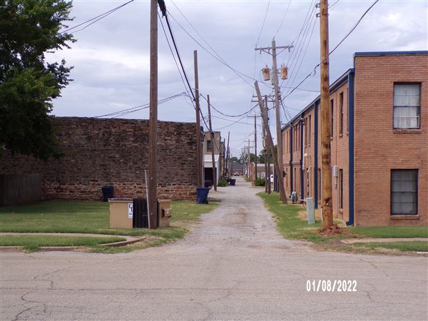 Stroud Alleyways (8/1/2022 - Credits: David Timmons)