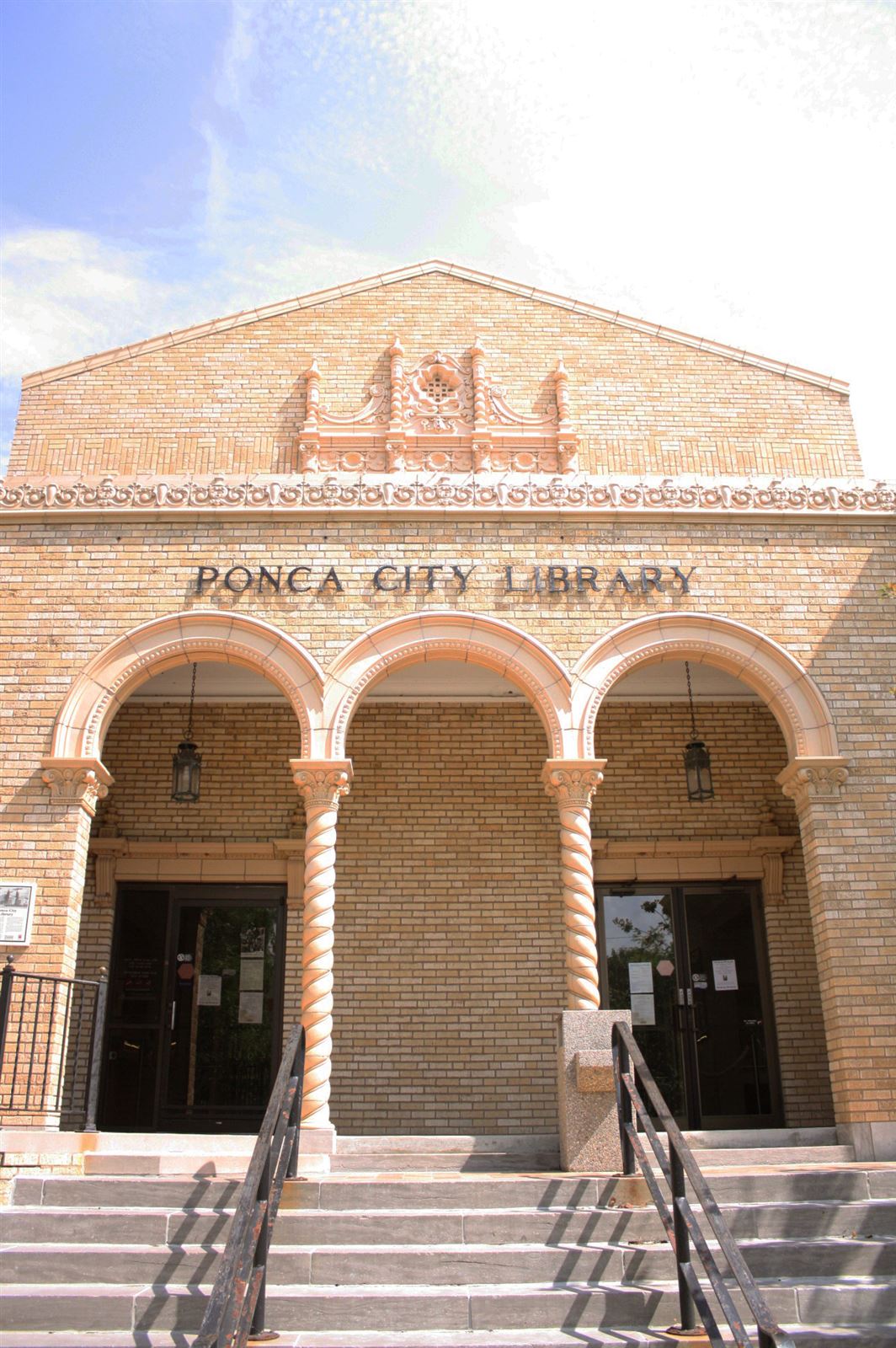 Locations Hub Ponca City Library