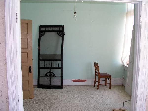 Upstairs Apartment 208 (2/2/2009)