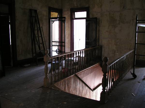 Upstairs Apartment 208 (2/2/2009)