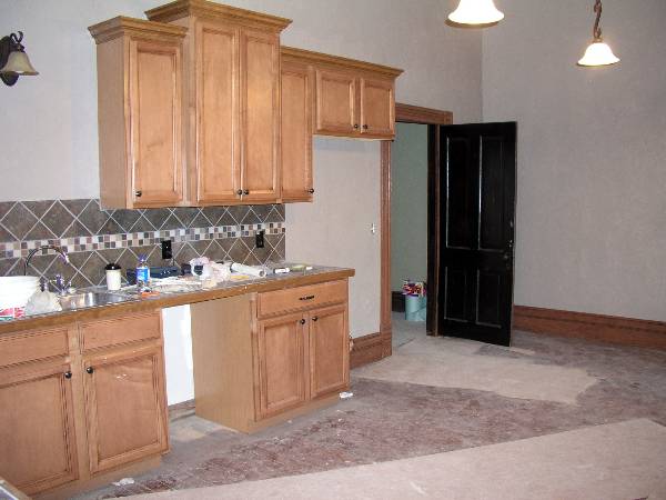 Upstairs Apartment 208 (2/2/2009)