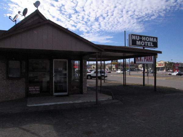 Nu-Homa Motel (2/9/2009)