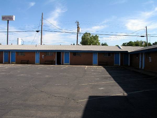 Skyliner Motel (2/9/2009)