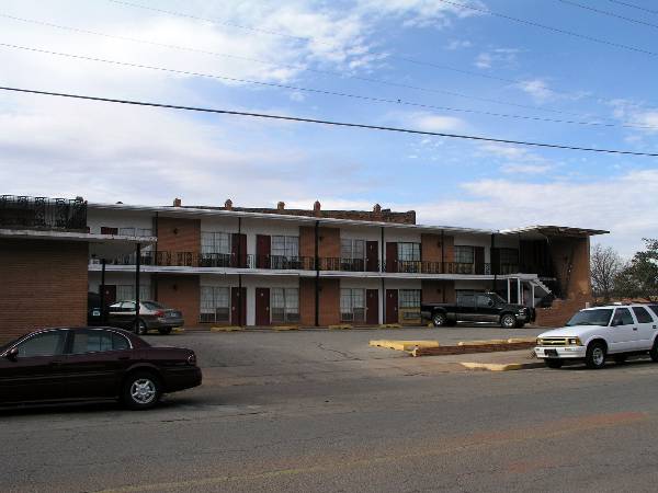 Townhouse Motel (2/11/2009)