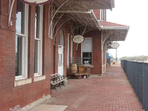 Guthrie Santa Fe Depot (3/20/2009 - Credits: KATHY MONTGOMERY)