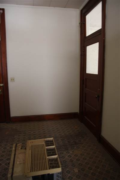 Vacant Offices - Woodward (12/10/2014 - Credits: Yousef Kazemi)