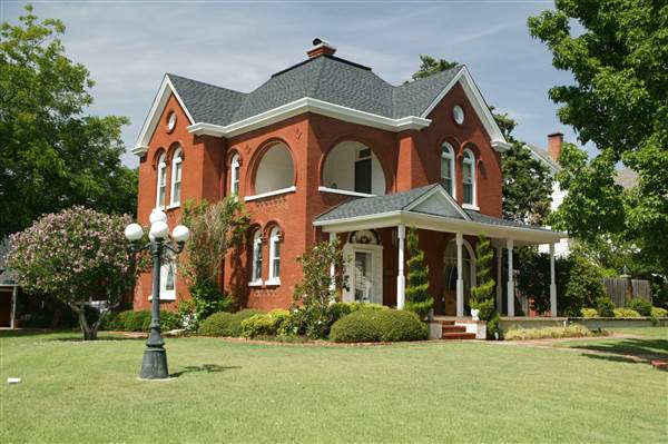 Guthrie Wooden Homes (1/23/2015 - Credits: Ackerman McQueen - 2006)