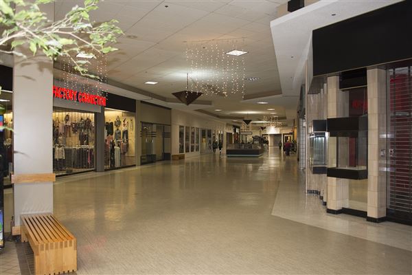 Oakwood Mall (11/28/2017 - Credits: Visit Enid (Rob Houston and Marcy Jarrett))