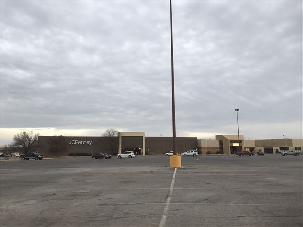 Oakwood Mall (2/16/2018 - Credits: Yousef Kazemi)