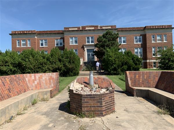 Griffin Memorial Hospital Administrative Buildings (9/25/2019 - Credits: Yousef Kazemi)