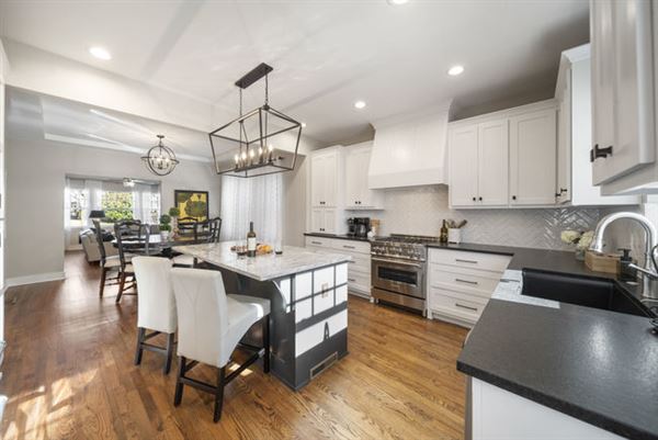 Maple Ridge- Bungalow charm/with carriage house (12/21/2020 - Credits: VAST Media)