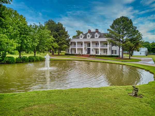 South Tulsa - Broken Arrow Mansion (5/19/2021 - Credits: Kemp Aerial Imagery, LLC)