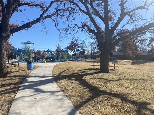Cecil Mendenall Library Park (11/30/2021 - Credits: Amanda McCellon)